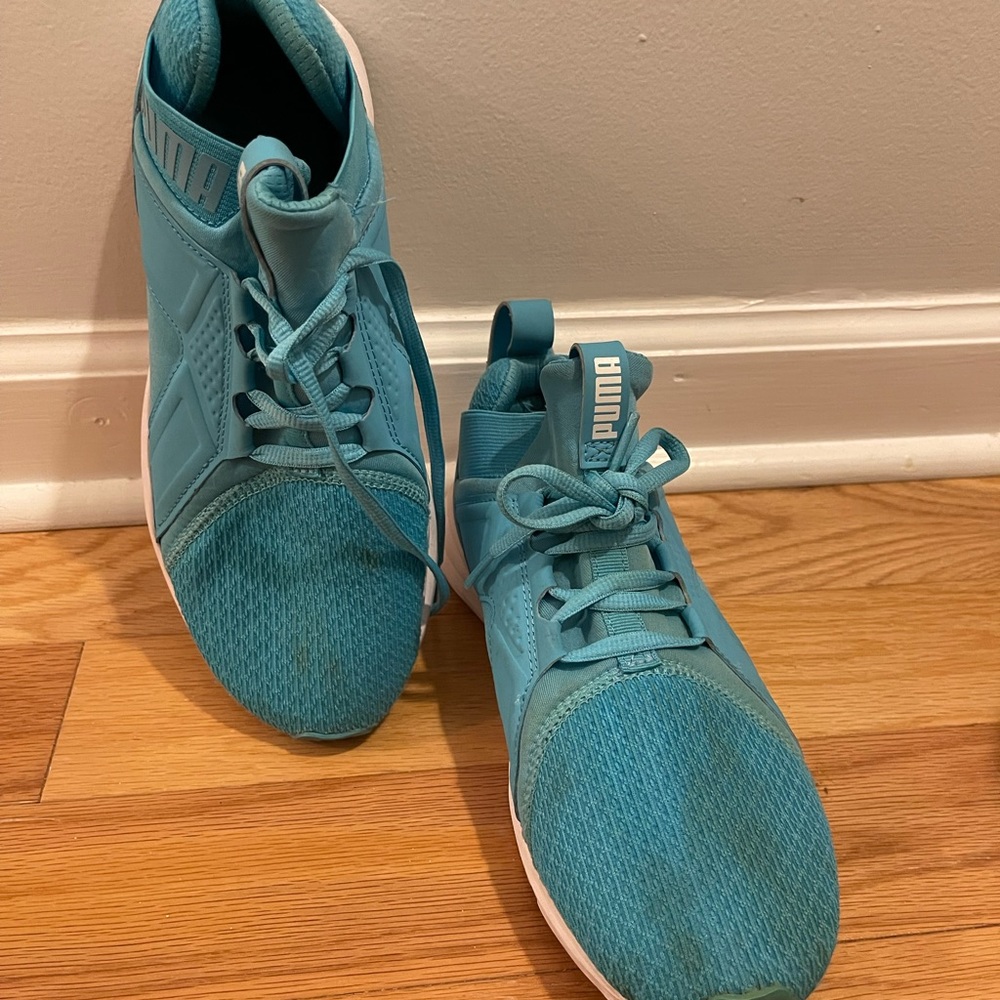 Running sneakers